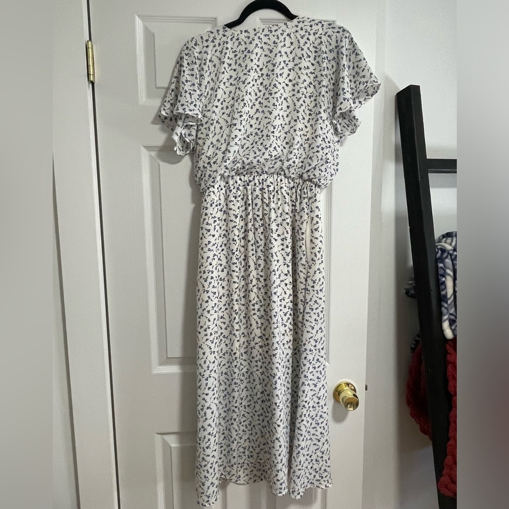 Sienna Sky Women's White Maxi Dress with Blue Floral Print Size M - Picture 5 of 5